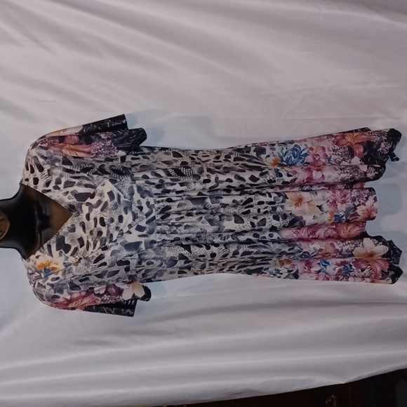 SIMPLY ASTER by Firmiana, tan, black, pink - Picture 1 of 7